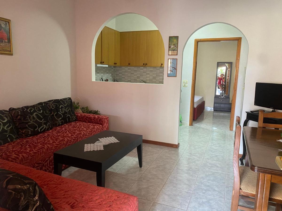 Vila Xhani *